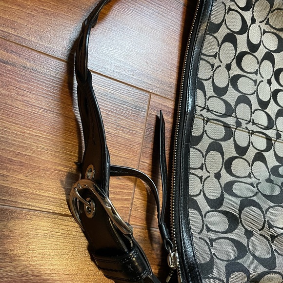 Like New Coach Signature Purse - Picture 2 of 4